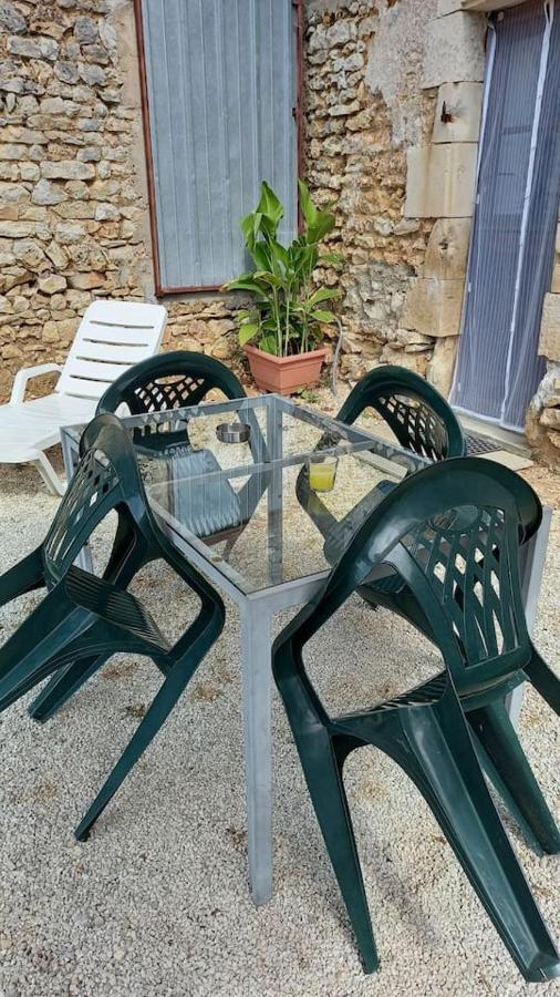 Le Papillon Villa Savigne Exterior photo